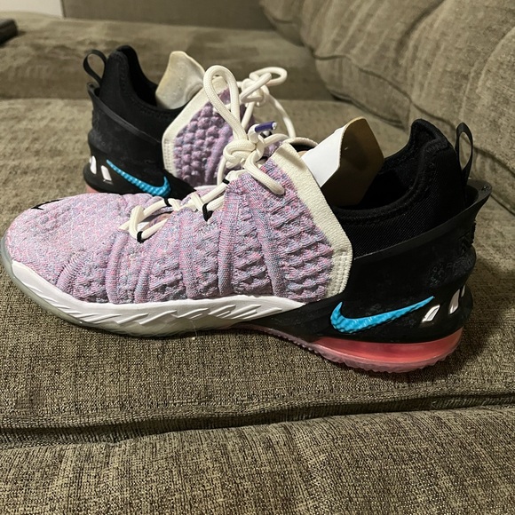Lebron 18 graffiti blue multi color - Picture 2 of 3